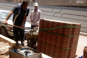 اعمال تجهيز كابلات اعمدة الانارة بتقاطع شارع الحرية مع شارع عمر المختار