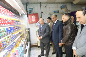 Cairo Gov. conducts surprise inspection tour of Cairo outlets 