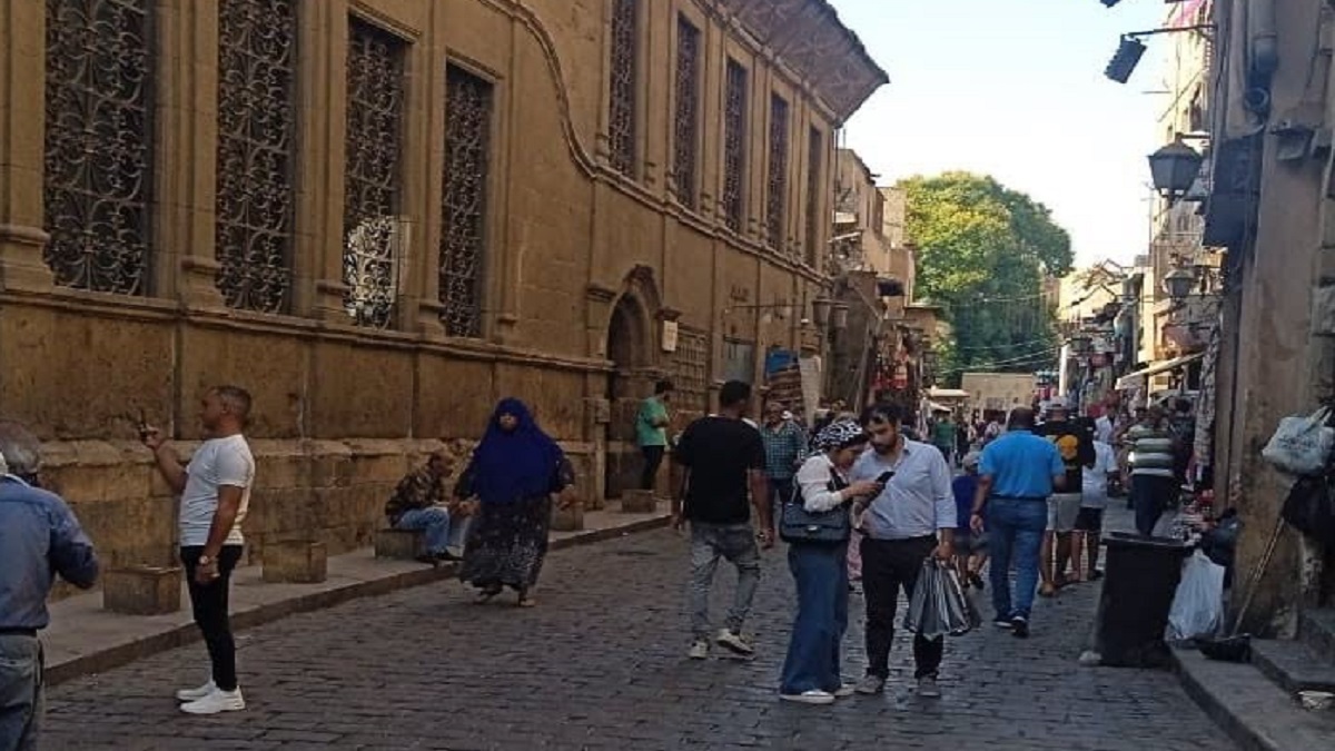 التصدي لكافة صور الاشغالات والمخالفات بنطاق الحي 