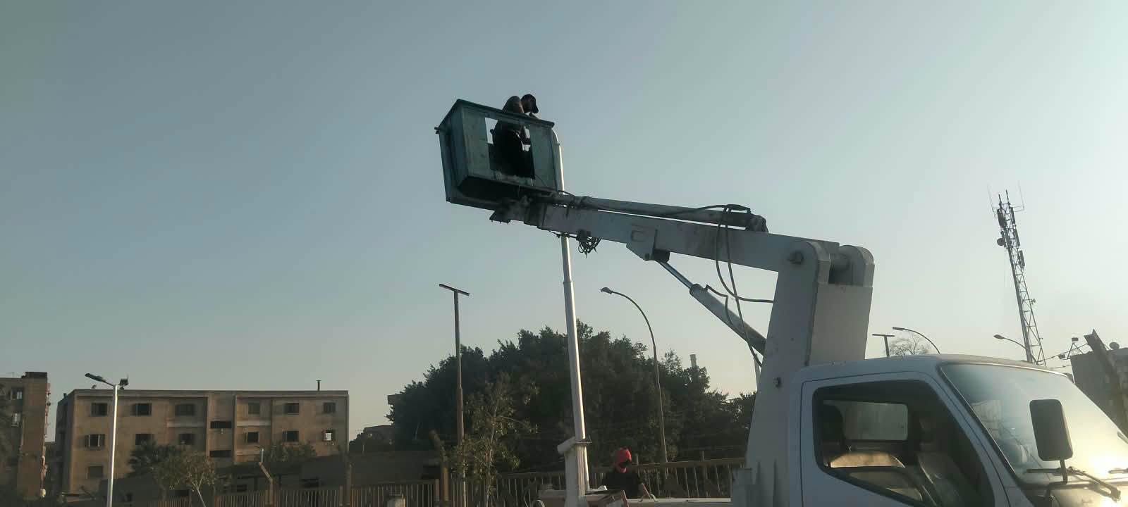 تطوير ورفع كفاءة شبكة الإنارة العامة بشارع الحزب في حي التبين