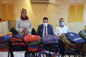 زيارة جمعية نسائم المحبة لتوزيع شنط وأدوات مدرسية على الأسر الأكثر احتياجاً 