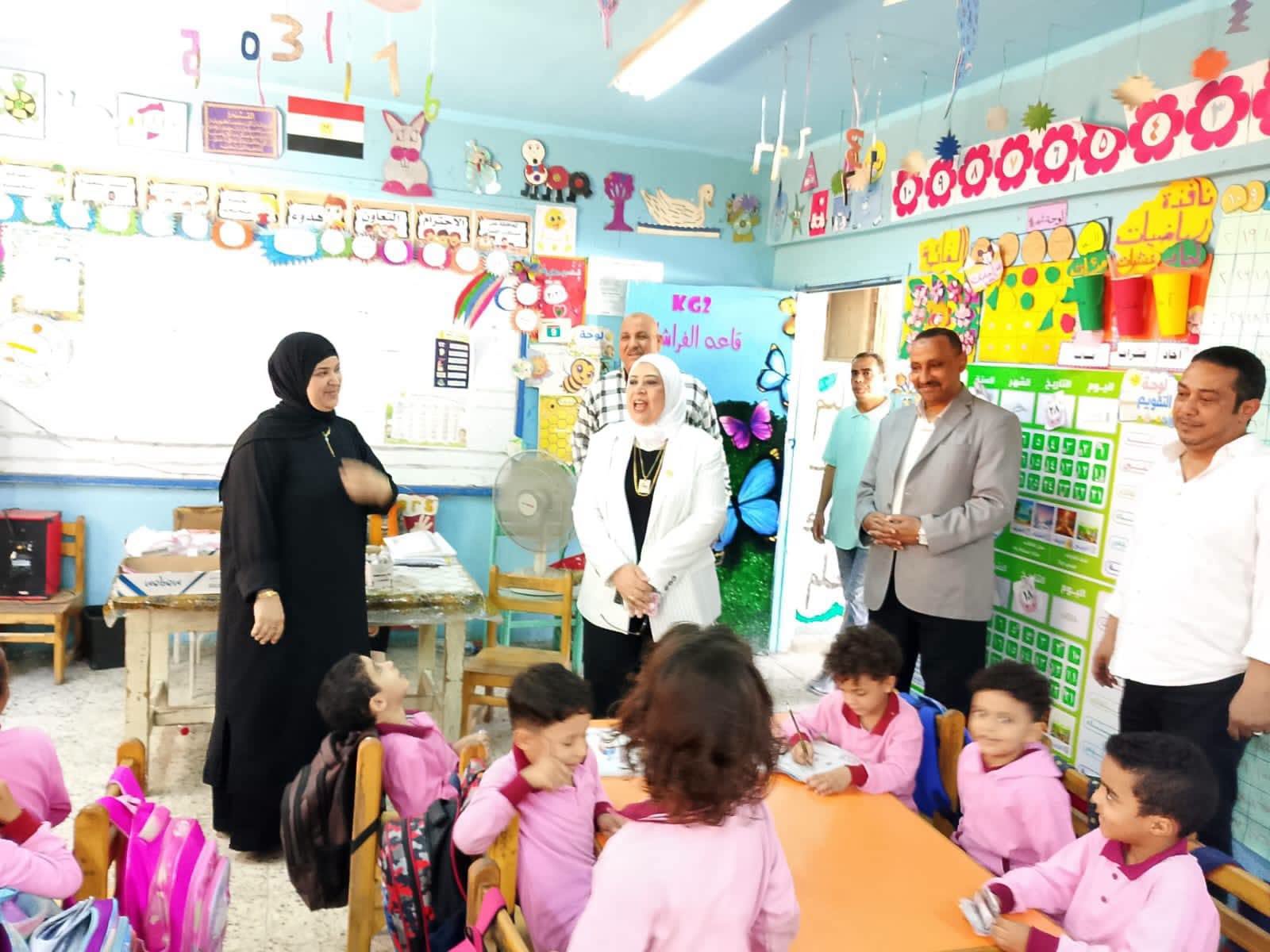 مديرية تعليم القاهرة تواصل المتابعة الميدانية لإنتظام الدراسة 