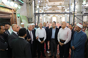 Cairo Governor inspects Sultan Abul Ela Mosque restoration work
