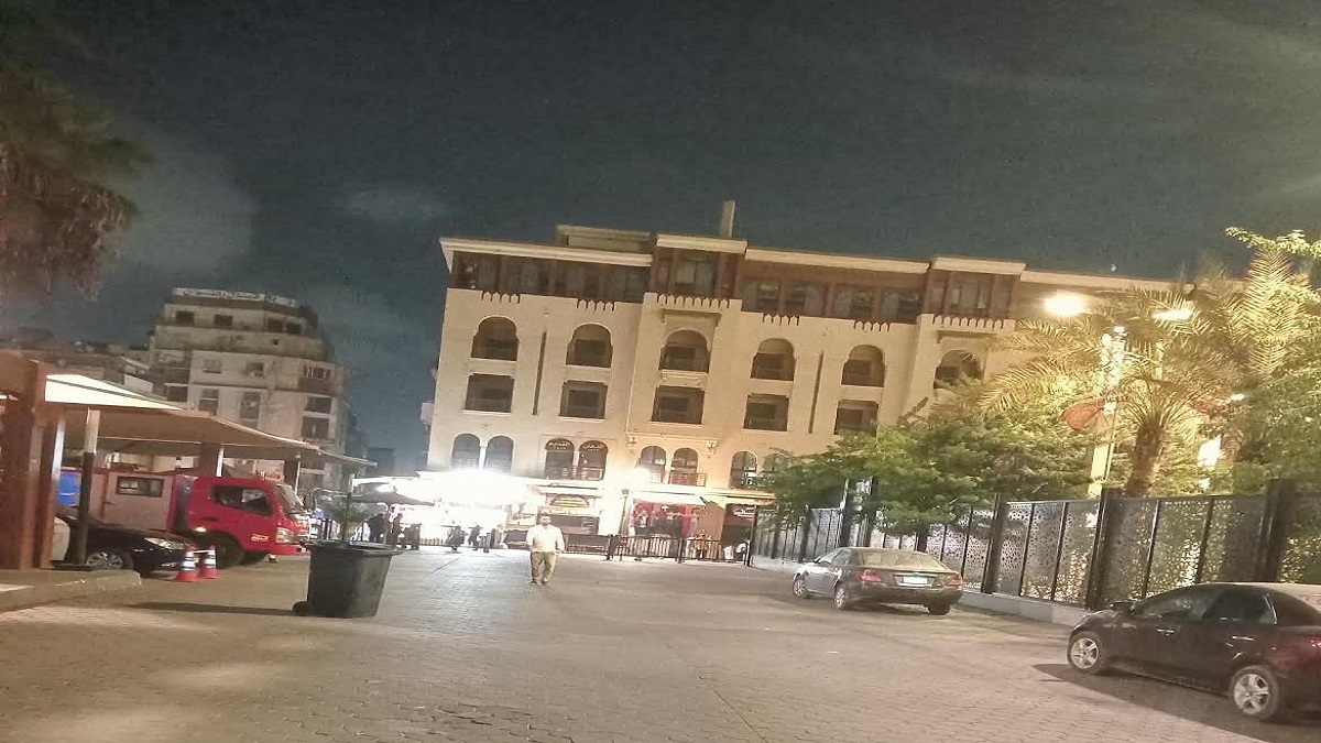 متابعة أعمال النظافة بالمشهد الحسيني بوسط القاهرة