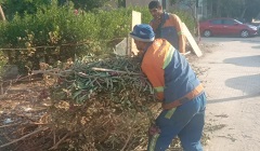 أعمال نظافة ورفع المخلفات من بعض الشوارع بالحي