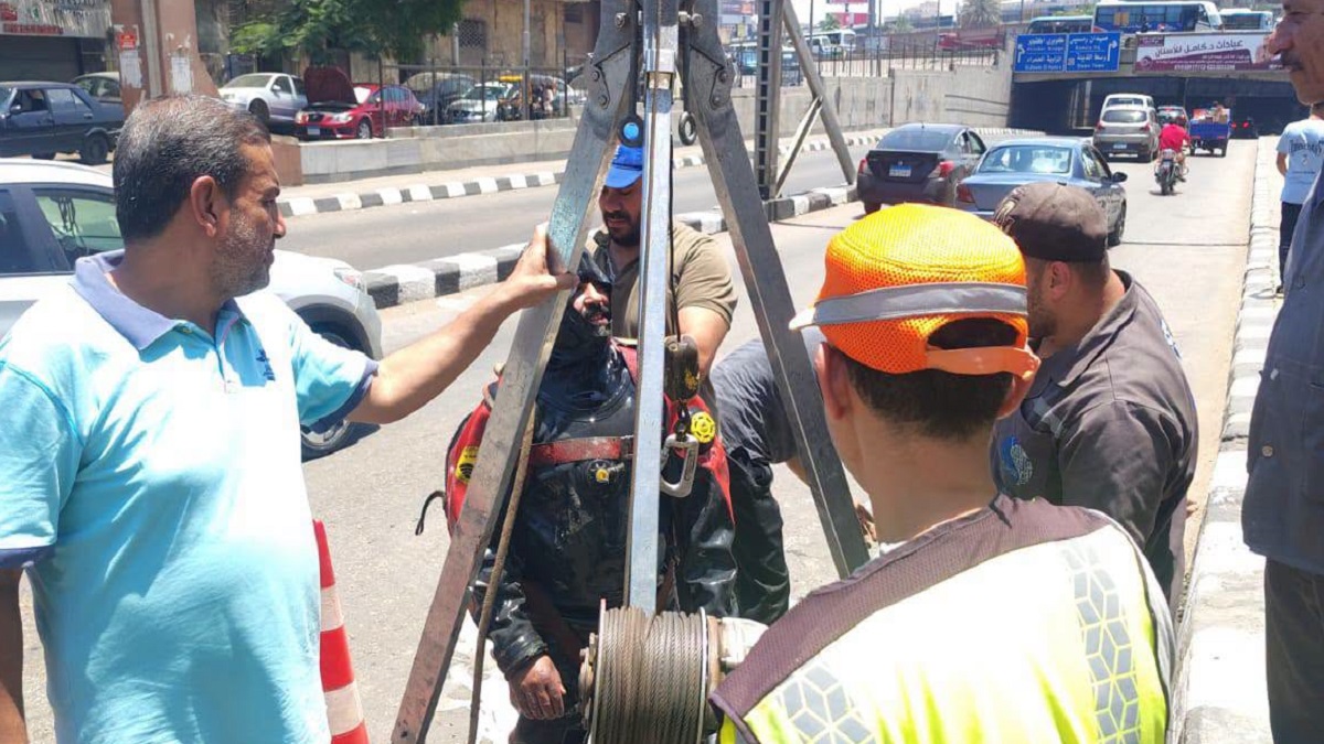 متابعة هبوط أرضى بنهاية نفق أحمد بدوي