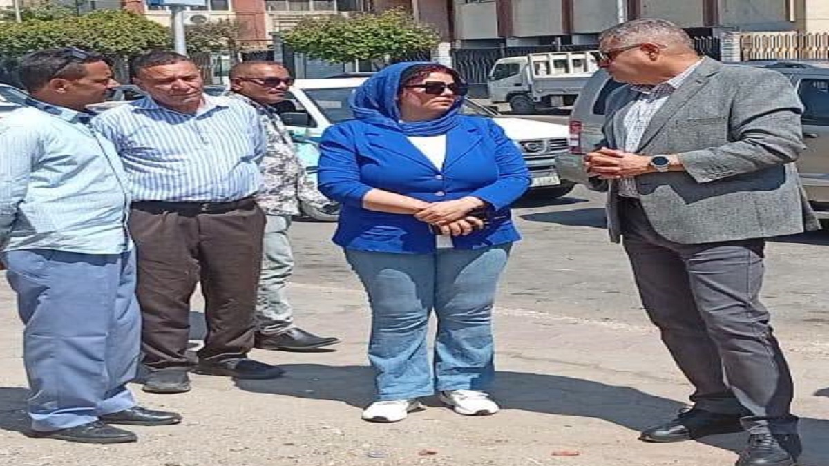 المتابعة الميدانية لاعمال الرصف والتطوير بالحي 