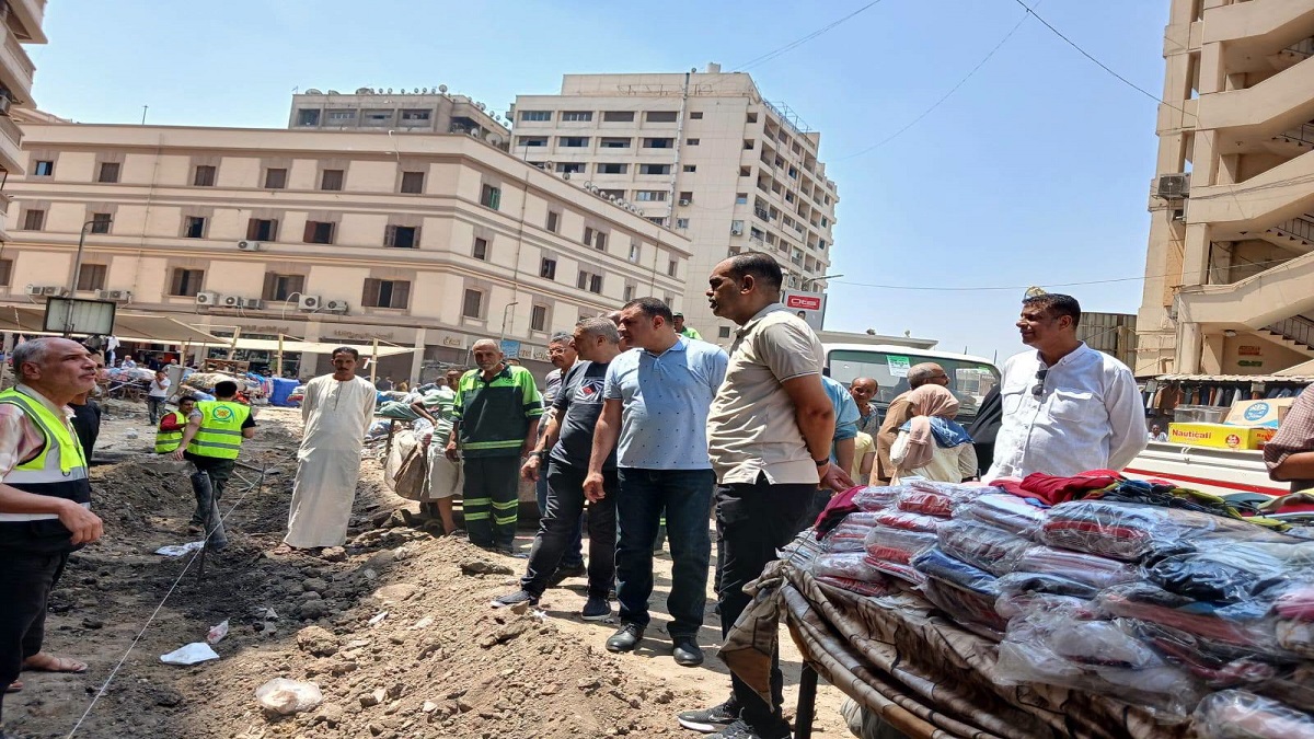 حملة مكبرة لرفع وإزالة الإشغالات وفرض الانضباط العام بشوارع الحي