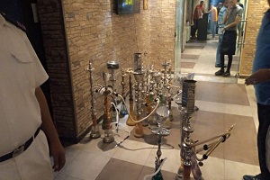 رفع جميع الاشغالات والشيش من بعض الكافيهات بحي النزهة