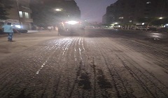 متابعة اعمال الرصف بنطاق الحي 