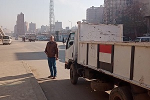 حملة لرفع الاشغالات ببعض المناطق بالحي