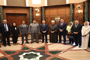 Cairo Governor visits Grand Imam of Al-Azhar 