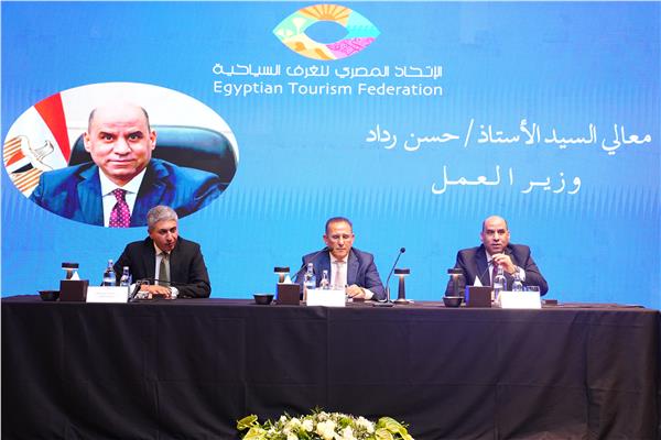 دعمًا للاستثمار والقطاع السياحي.. إطلاق مبادرة لتسهيل تراخيص عمل الأجانب