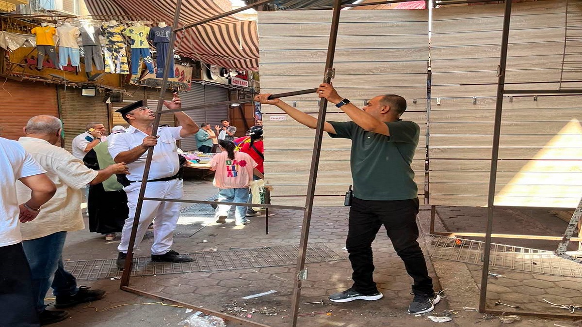 حملة مكبرة لرفع الإشغالات بنطاق الحي 