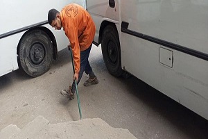 كنس وتجريد شوارع الحي