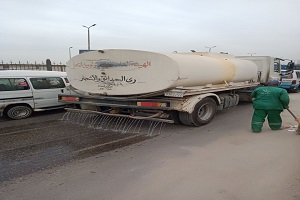 أعمال نظافة بالأوتوستراد وشارع الطيران