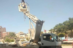 صيانة بعض أعمدة الانارة بشارع مؤسسة الزكاة