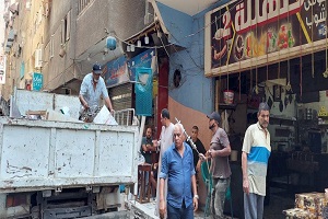 حملة لرفع الاشغالات ببعض المناطق بالحي