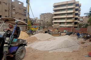 إيقاف أعمال مباني وتشطيبات مخالفة ومصادرة المعدات بشارع على أمين