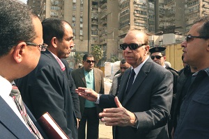 محافظ القاهرة يتفقد محور روض الفرض1.jpg